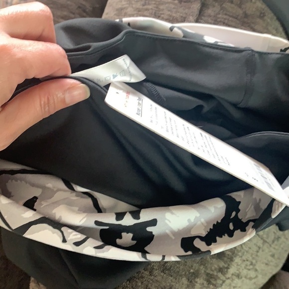 LULULEMON Athletica Black/White Wunder Under Pant Size 8 - Picture 9 of 14